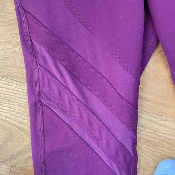 ALO Yoga Mesh High Waist Epic Leggings Purple Juneberry - Picture 4 of 7